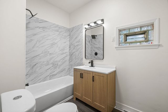 2622 N Central Park Avenue, Chicago, IL 60647