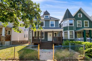 2622 N Central Park Avenue, Chicago, IL 60647