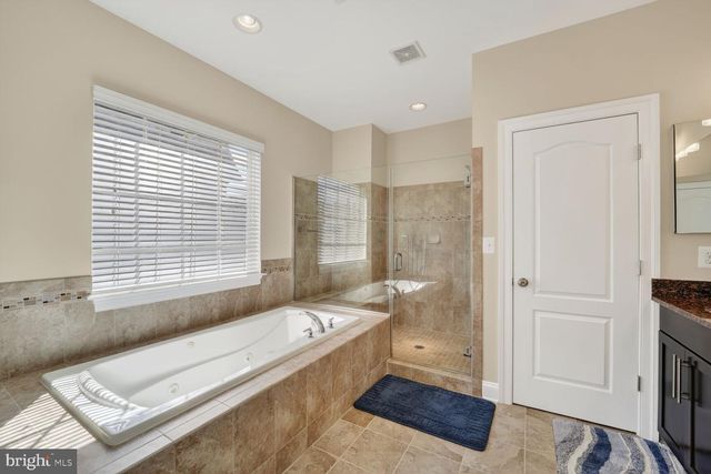 712 SENTRY SQ, Oxon Hill, MD 20745