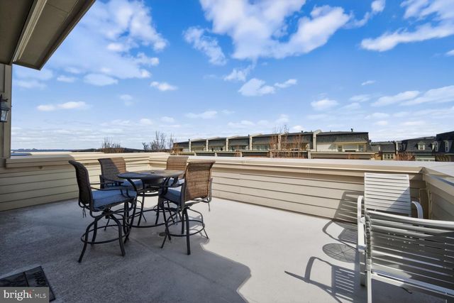 712 SENTRY SQ, Oxon Hill, MD 20745