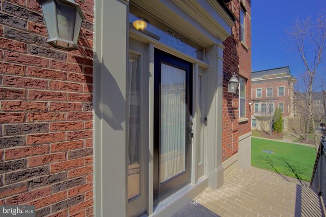 712 SENTRY SQ, Oxon Hill, MD 20745