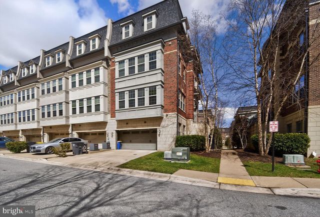 712 SENTRY SQ, Oxon Hill, MD 20745