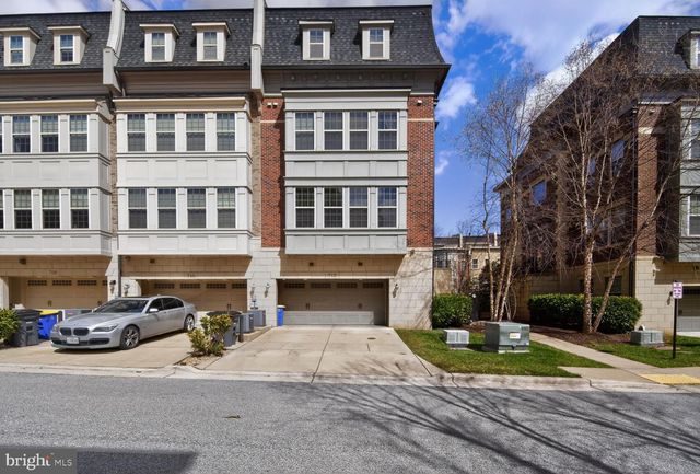 712 SENTRY SQ, Oxon Hill, MD 20745