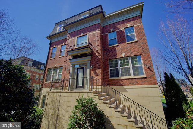 712 SENTRY SQ, Oxon Hill, MD 20745