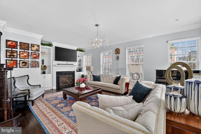 712 SENTRY SQ, Oxon Hill, MD 20745