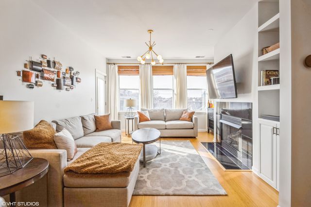 1245 N Orleans Street 904, Chicago, IL 60610