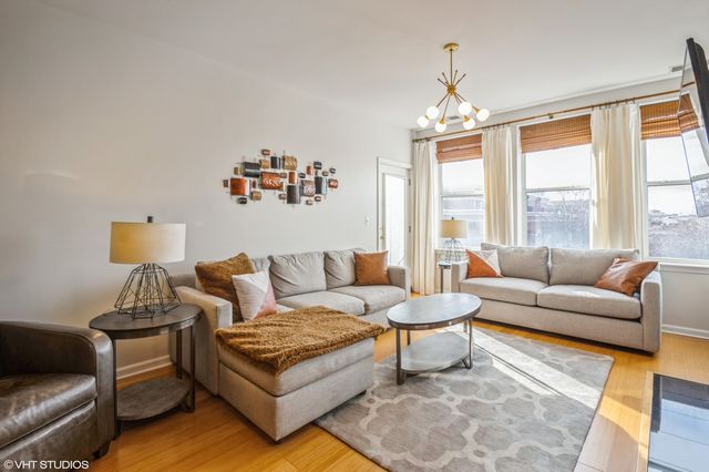 1245 N Orleans Street 904, Chicago, IL 60610