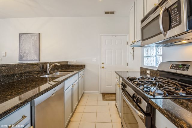 1245 N Orleans Street 904, Chicago, IL 60610