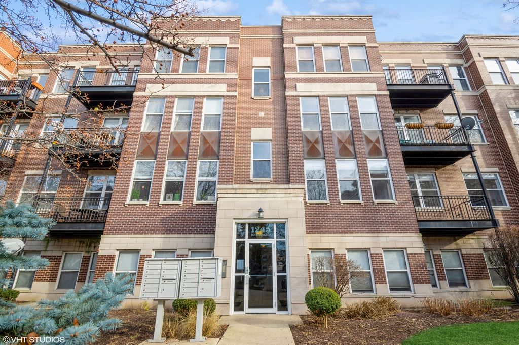 1245 N Orleans Street 904, Chicago, IL 60610