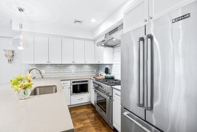 290 North Street 2, Boston, MA 02113