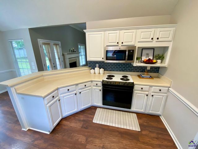 525 Sugarloaf Drive, Macon, GA 31204