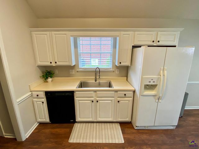 525 Sugarloaf Drive, Macon, GA 31204