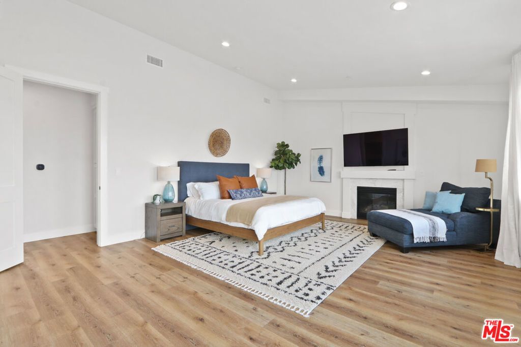 Image 29 of property listing at 4903 White Court, Torrance, CA 90503