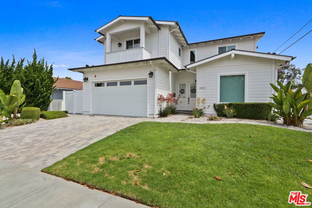 Image 3 of property listing at 4903 White Court, Torrance, CA 90503