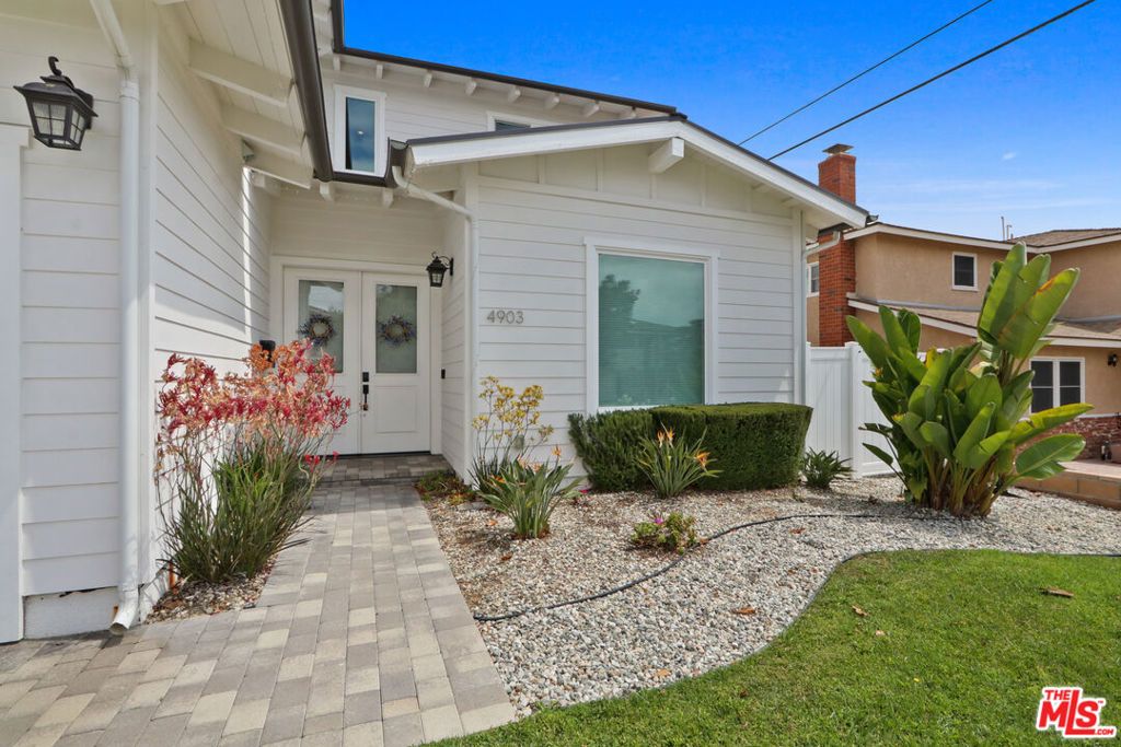 Image 4 of property listing at 4903 White Court, Torrance, CA 90503