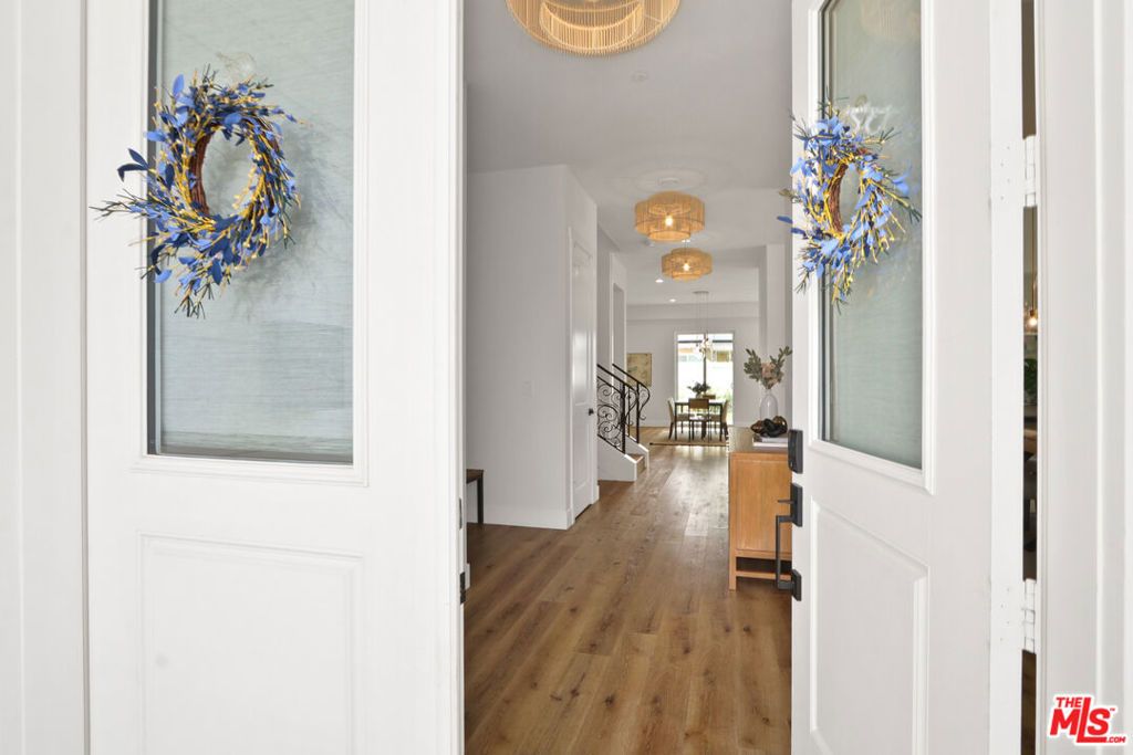 Image 5 of property listing at 4903 White Court, Torrance, CA 90503