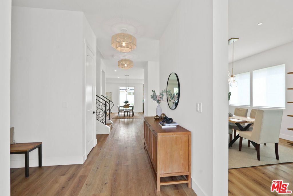 Image 6 of property listing at 4903 White Court, Torrance, CA 90503