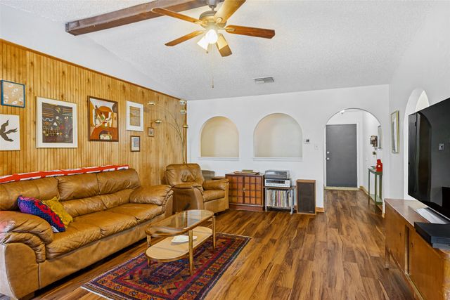 6613 El Greco Avenue, Fort Worth, TX 76133