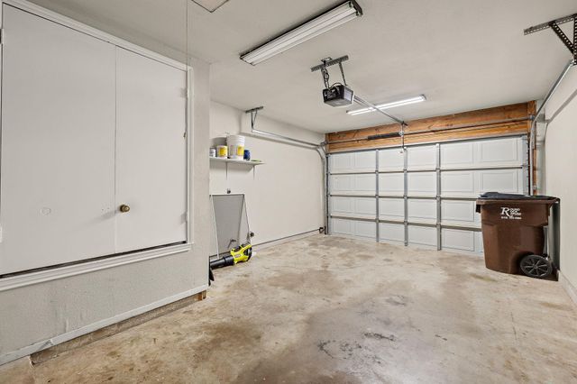 905 Greenbriar LOOP, Round Rock, TX 78664