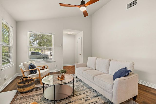 905 Greenbriar LOOP, Round Rock, TX 78664