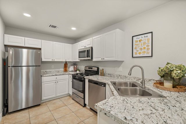 905 Greenbriar LOOP, Round Rock, TX 78664