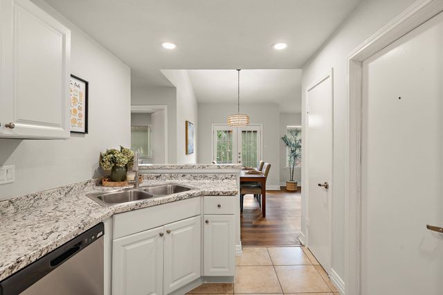 905 Greenbriar LOOP, Round Rock, TX 78664