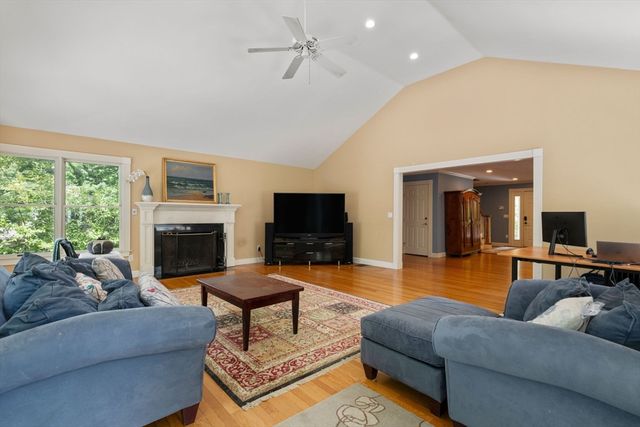 230 Follen Rd, Lexington, MA 02421