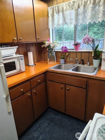 8504 Mahonia Court SE, Yelm, WA 98597