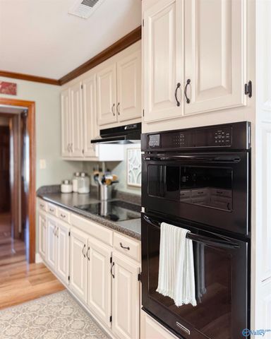 2219 Carleton Drive SW, Decatur, AL 35603