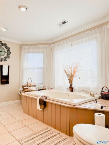 2219 Carleton Drive SW, Decatur, AL 35603