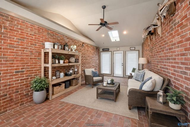 2219 Carleton Drive SW, Decatur, AL 35603