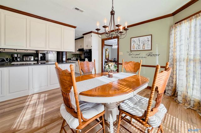 2219 Carleton Drive SW, Decatur, AL 35603