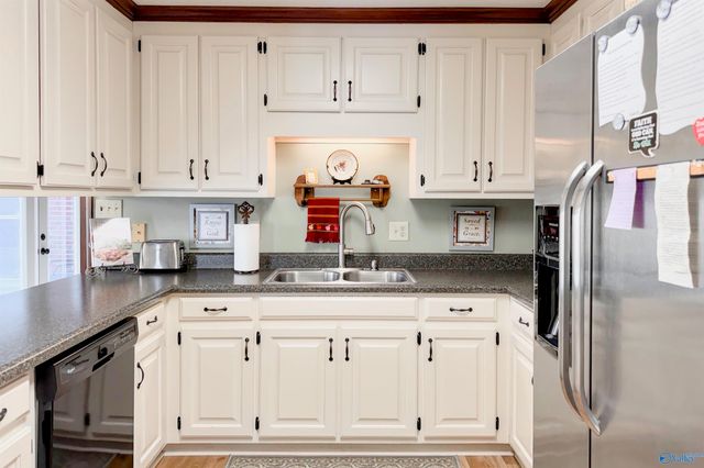 2219 Carleton Drive SW, Decatur, AL 35603