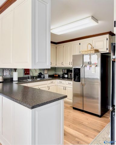 2219 Carleton Drive SW, Decatur, AL 35603