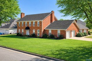 2219 Carleton Drive SW, Decatur, AL 35603