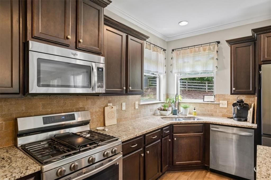 Image 13 of property listing at 4275 Hunters Walk Way, Cumming, GA 30028