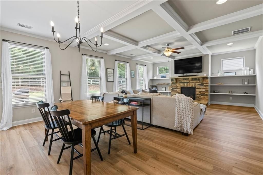 Image 17 of property listing at 4275 Hunters Walk Way, Cumming, GA 30028