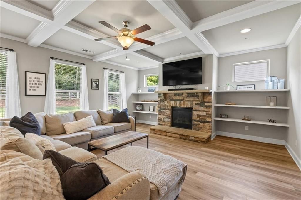 Image 18 of property listing at 4275 Hunters Walk Way, Cumming, GA 30028