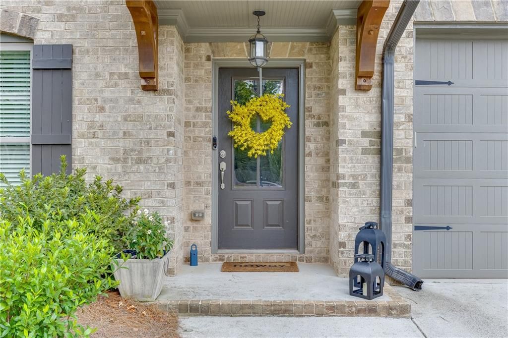 Image 3 of property listing at 4275 Hunters Walk Way, Cumming, GA 30028