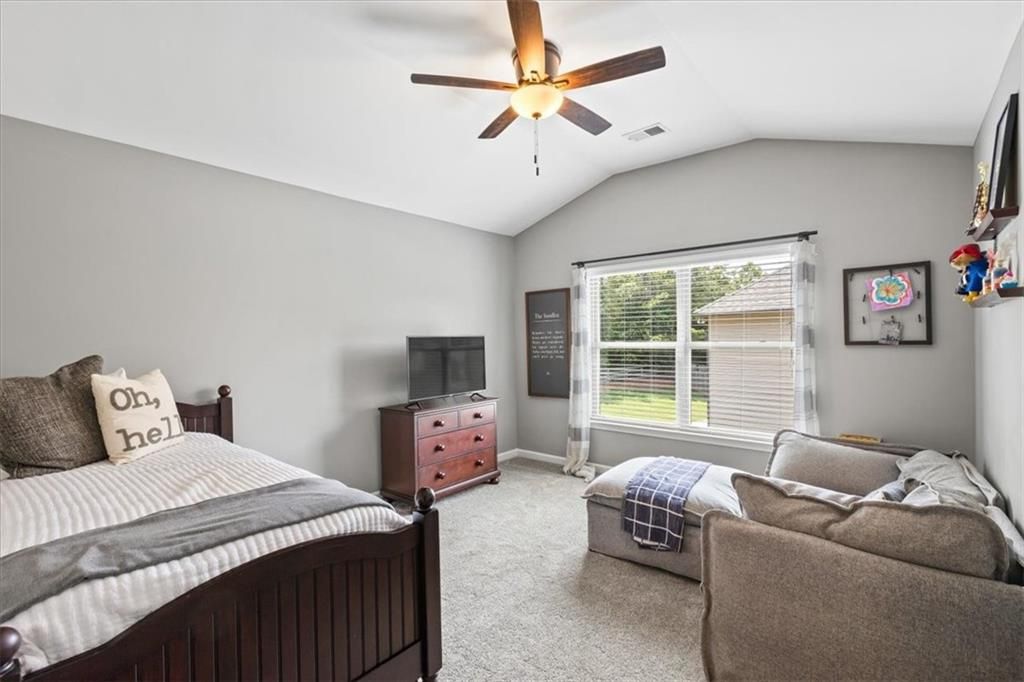 Image 33 of property listing at 4275 Hunters Walk Way, Cumming, GA 30028