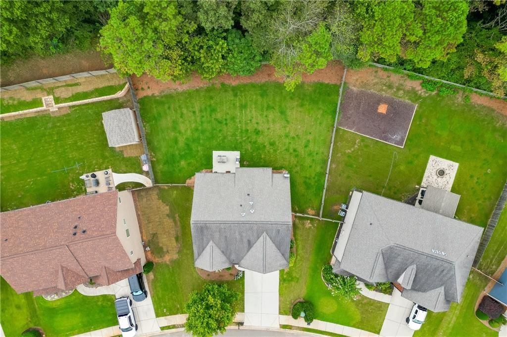 Image 5 of property listing at 4275 Hunters Walk Way, Cumming, GA 30028