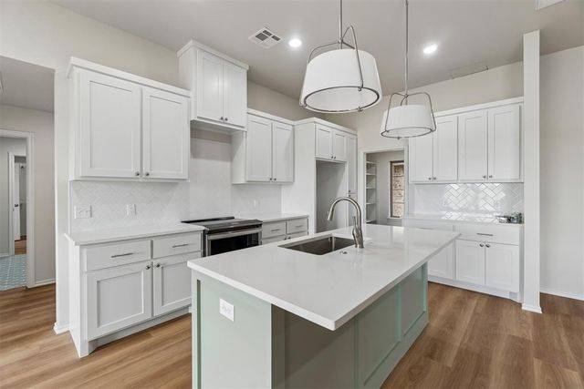30185 Cashion Acres Road, Cashion, OK 73016