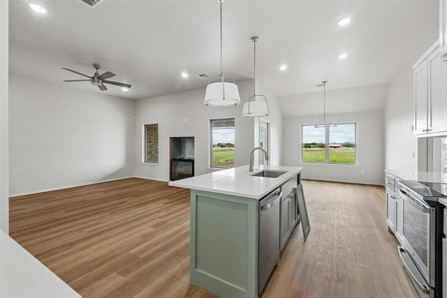 30185 Cashion Acres Road, Cashion, OK 73016