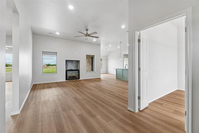 30185 Cashion Acres Road, Cashion, OK 73016