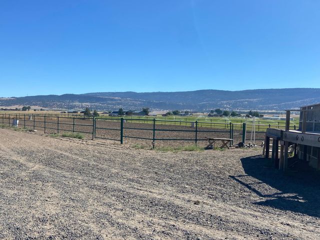 22579 Malin Cemetery Road, Malin, OR 97632