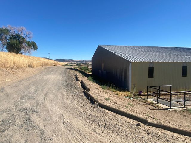 22579 Malin Cemetery Road, Malin, OR 97632