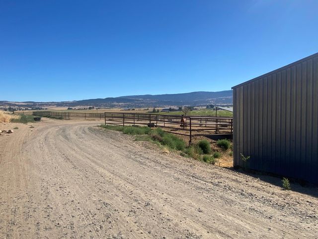 22579 Malin Cemetery Road, Malin, OR 97632