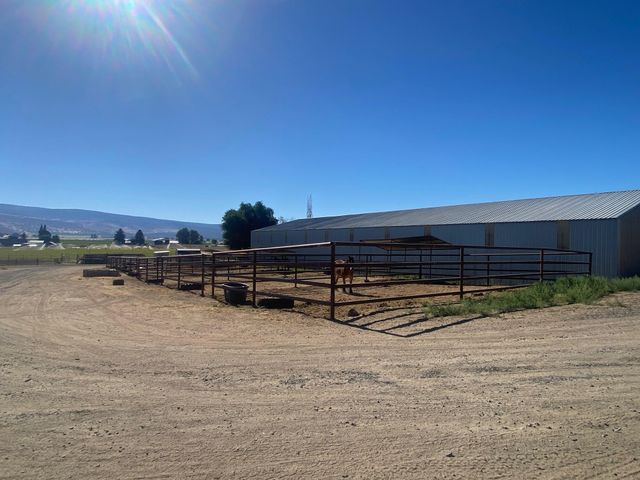 22579 Malin Cemetery Road, Malin, OR 97632