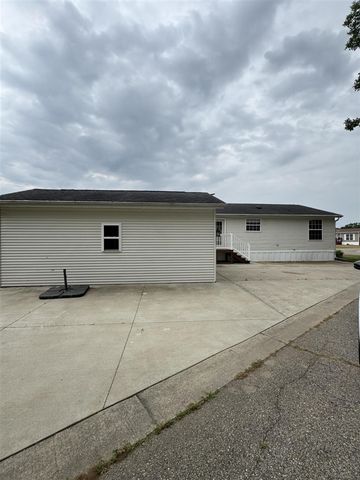 818 Raisin River Road, Three Rivers, MI 49093