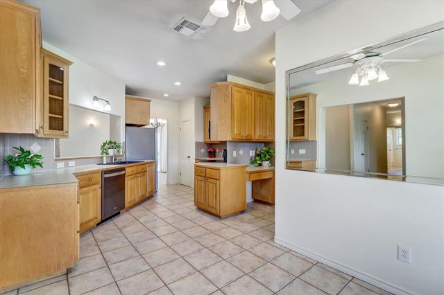 203 Dunkeld DR, Spicewood, TX 78669